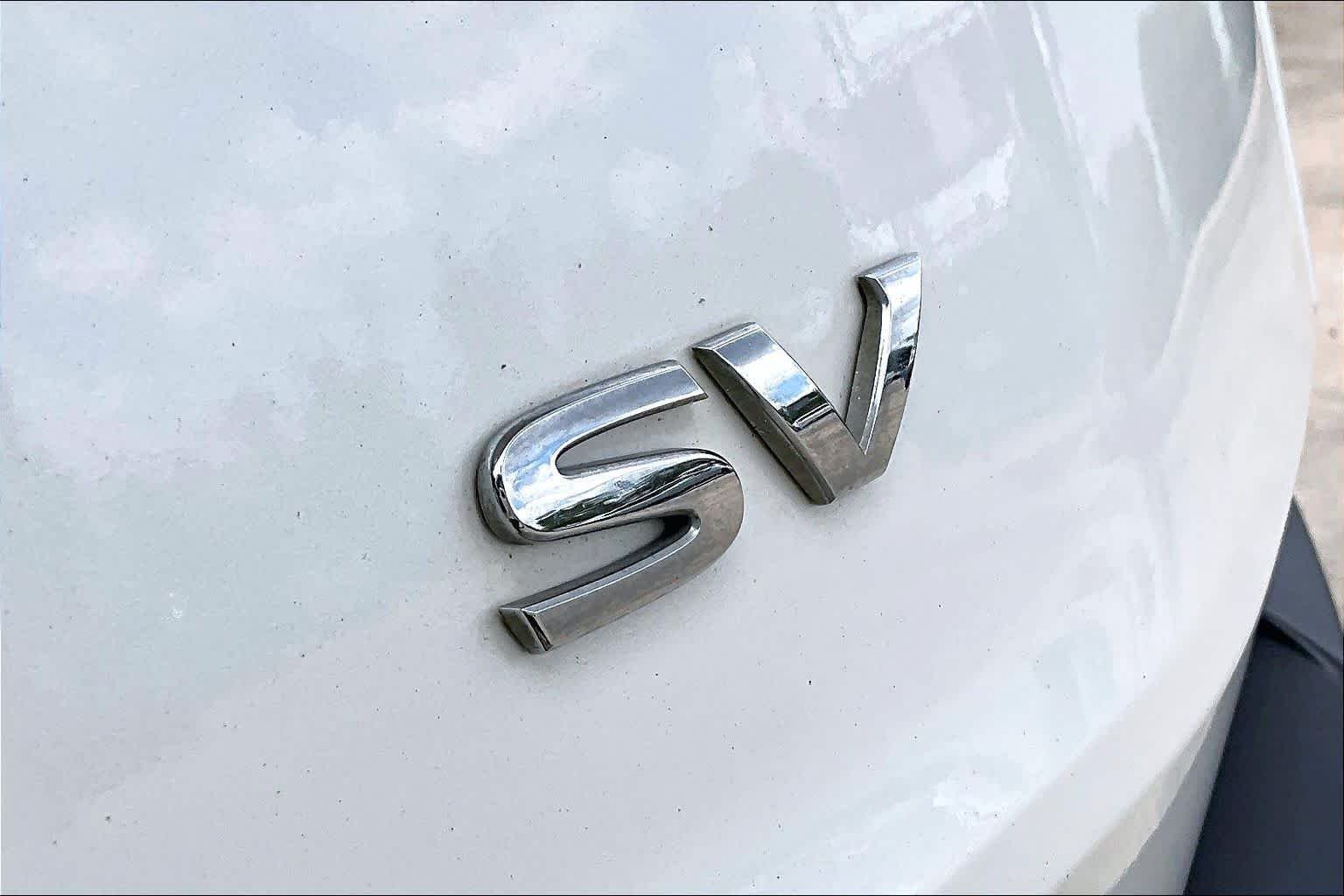 Used 2023 Pearl White Tricoat Nissan SV image 9