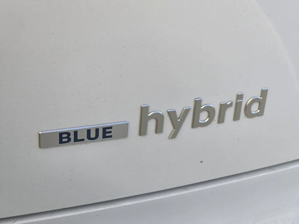 New 2026 White Hyundai Blue SEL image 7