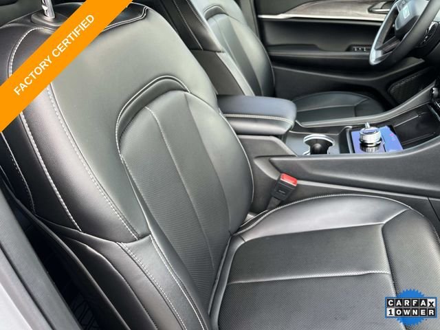 Used 2025 Silver Jeep Limited image 24