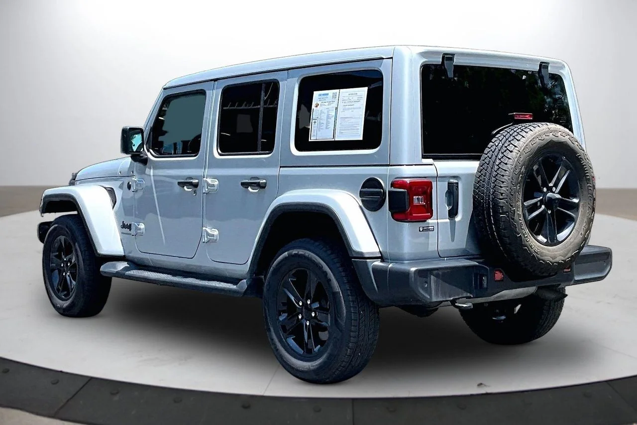 Used 2023 Silver Jeep Sahara image 6