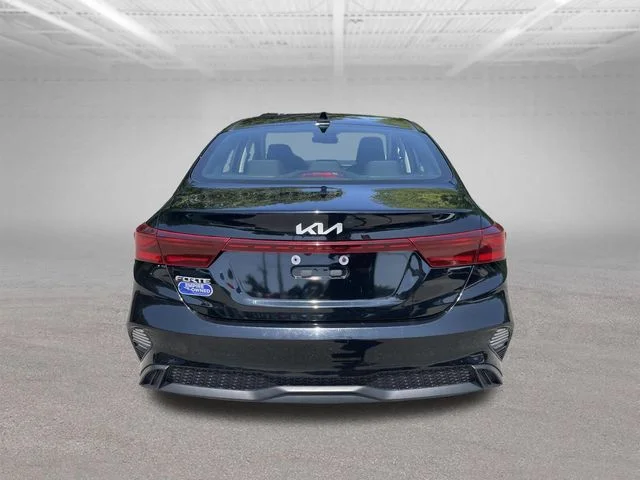 Used 2024 Black Kia LXS image 6