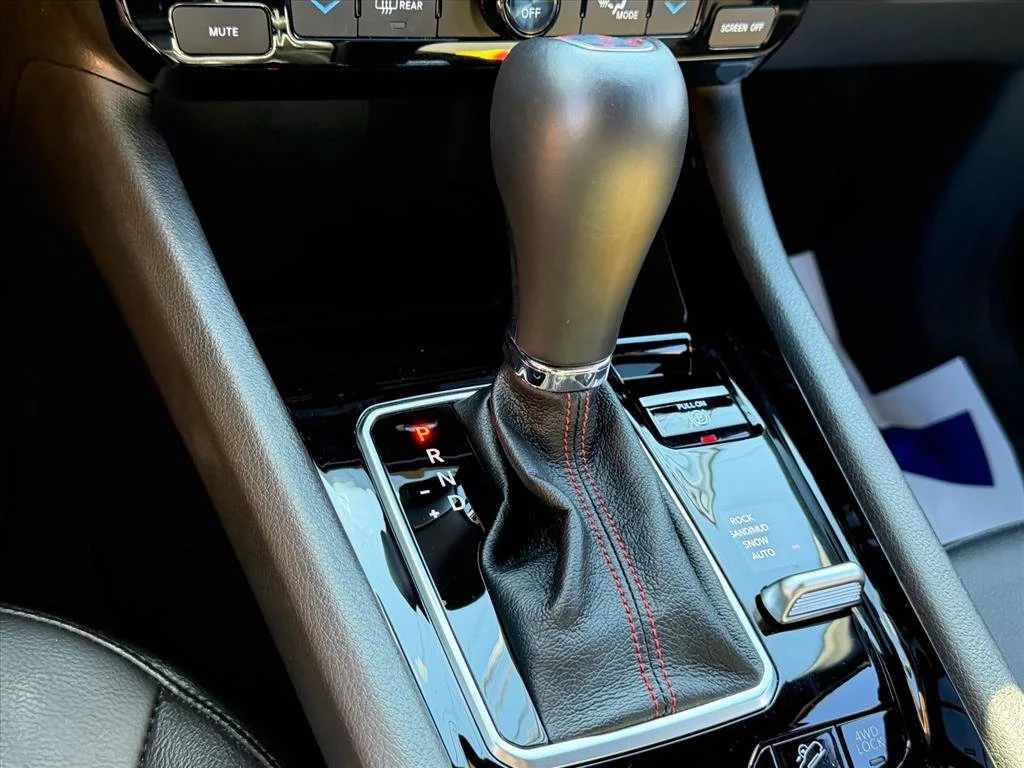 Used 2026 Silver Jeep Trailhawk image 25