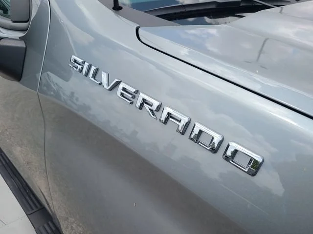New 2026 Sterling Gray Metallic Chevrolet LT image 31