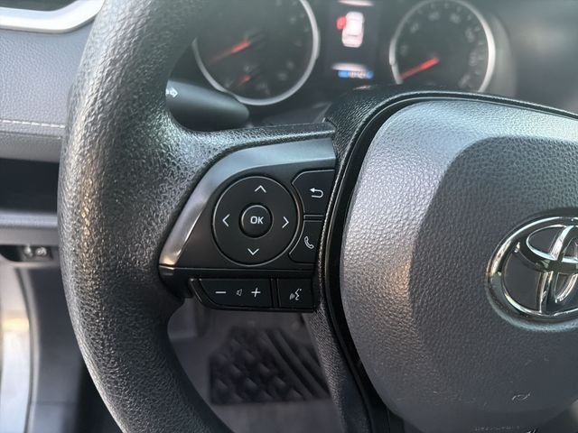 2021 Toyota RAV4 LE - Photo 16