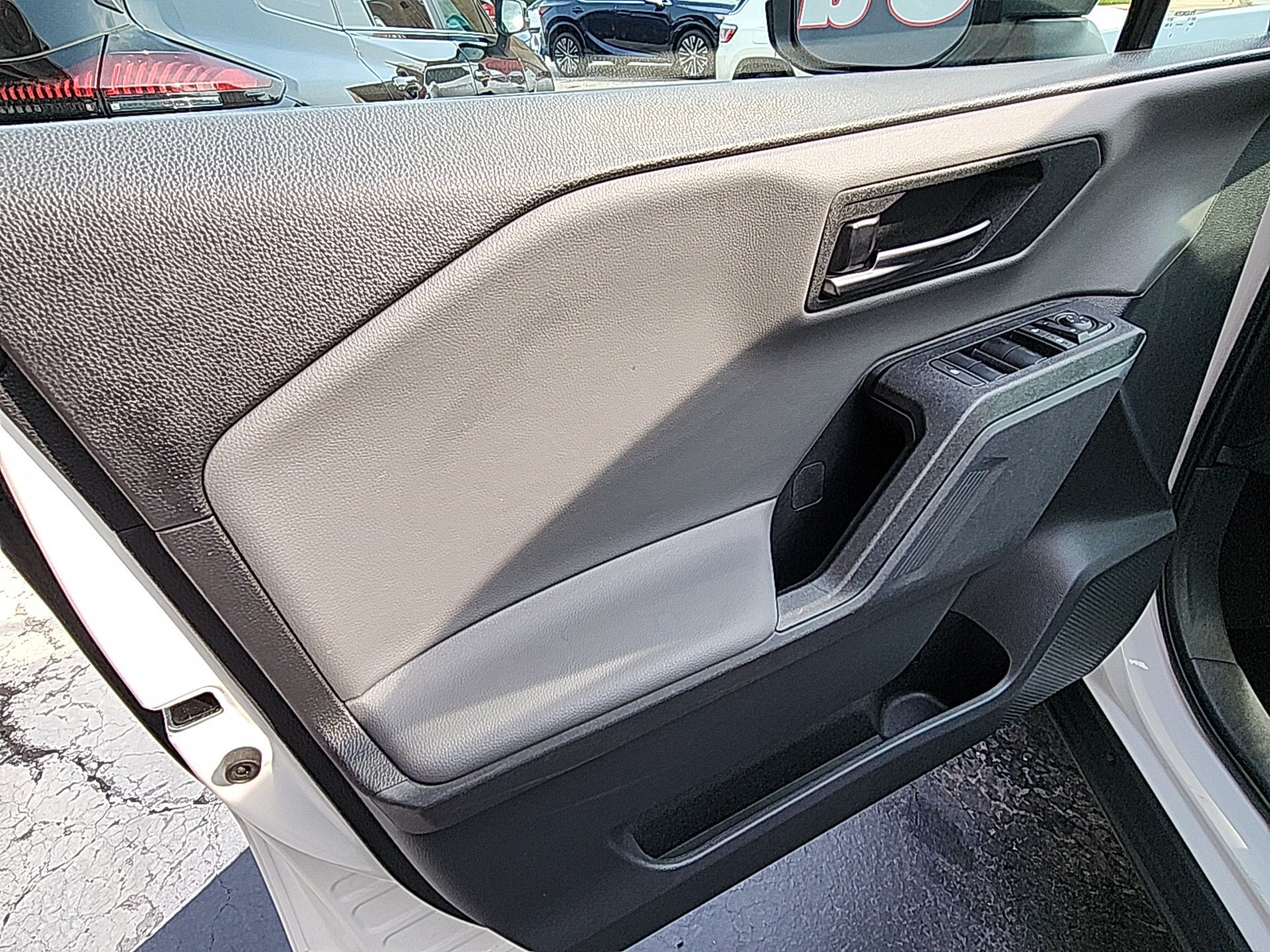 Certified Used 2026 Ice Cap Toyota XLE Premium image 9