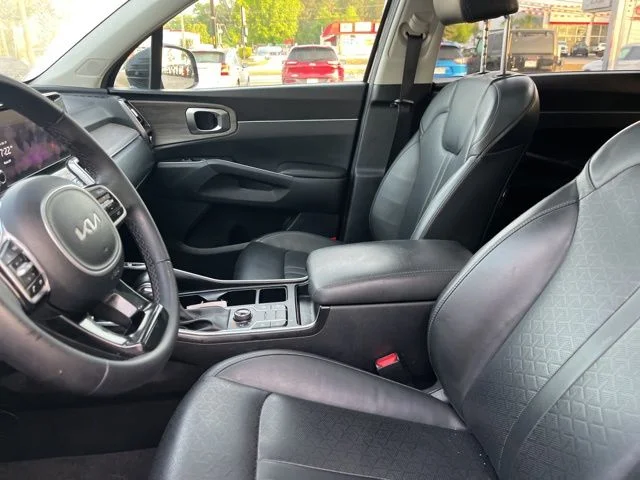 Used 2023 Black Kia X-Line S image 9