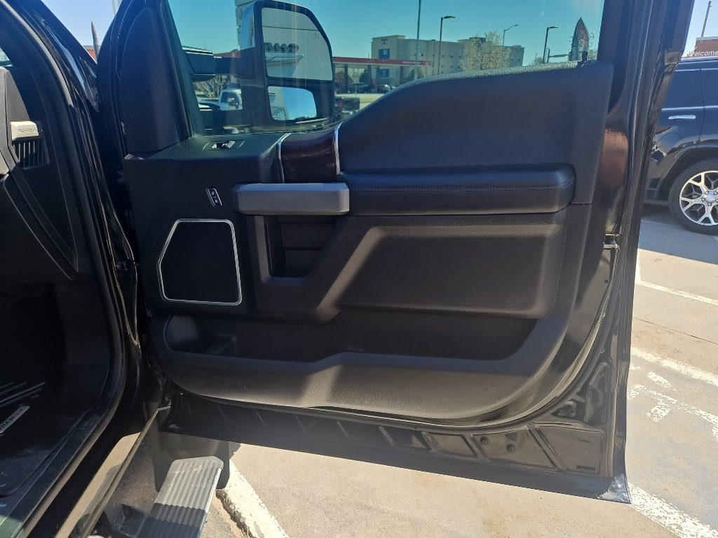 Used 2017 Shadow Black Ford Platinum image 9