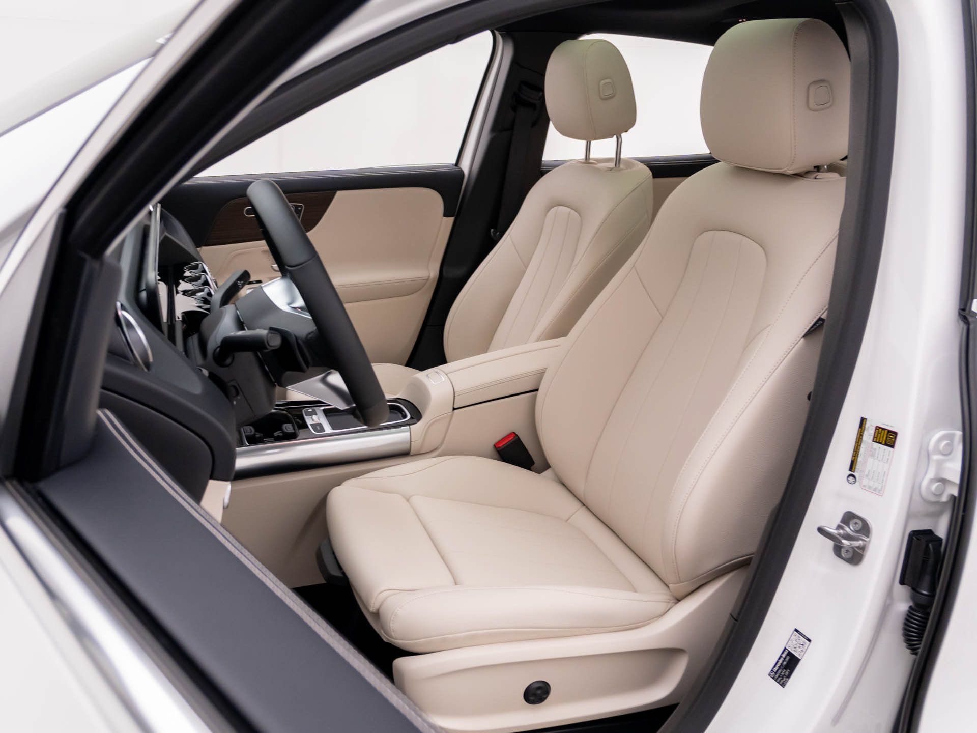 New 2026 Polar White Mercedes-Benz GLA 250 image 58