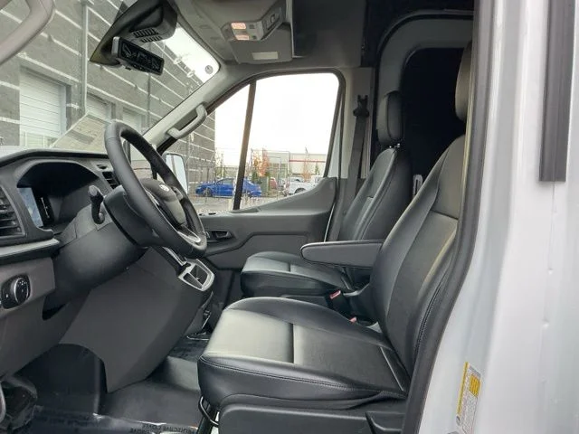 New 2026 Oxford White Ford Base image 17