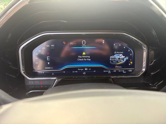 Used 2024 Summit White Chevrolet LT image 9