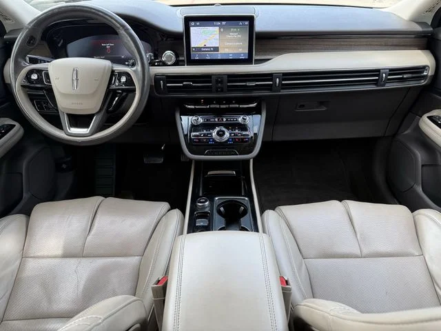 Used 2022 White Lincoln Grand Touring image 7