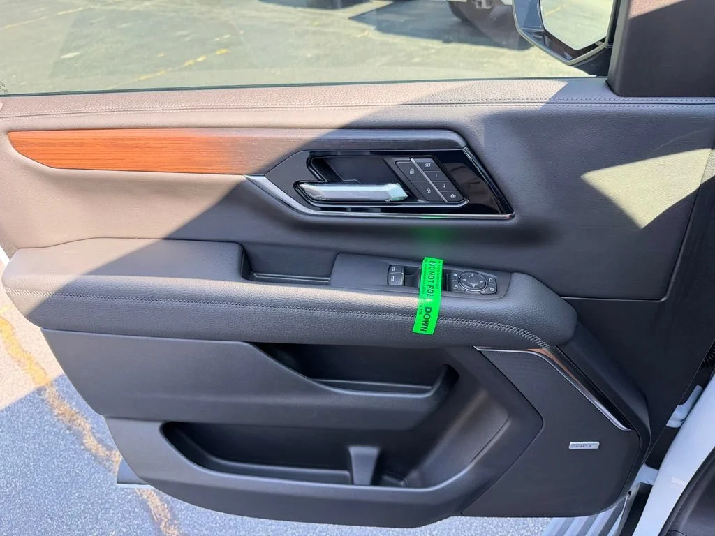 2026 GMC Yukon Denali - Photo 17