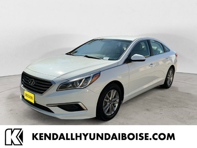 Used 2016 White Hyundai SE image 1