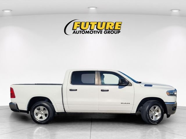 Used 2025 White Ram Big Horn/Lone Star image 3