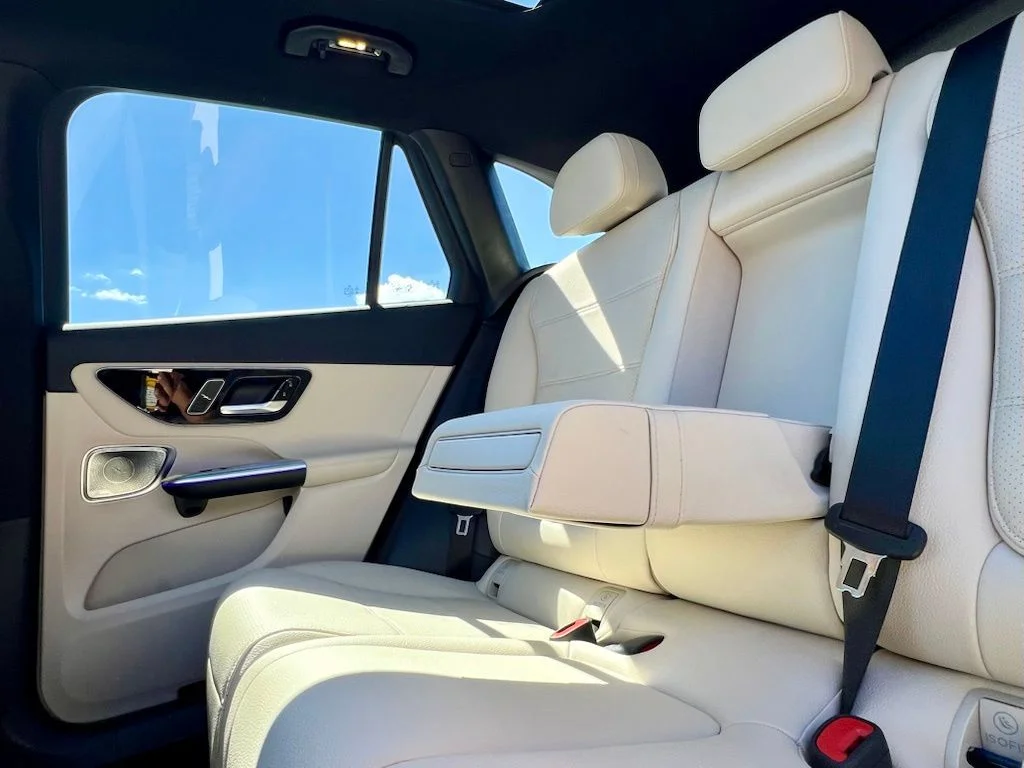 Certified Used 2026  Mercedes-Benz GLC 300 image 12