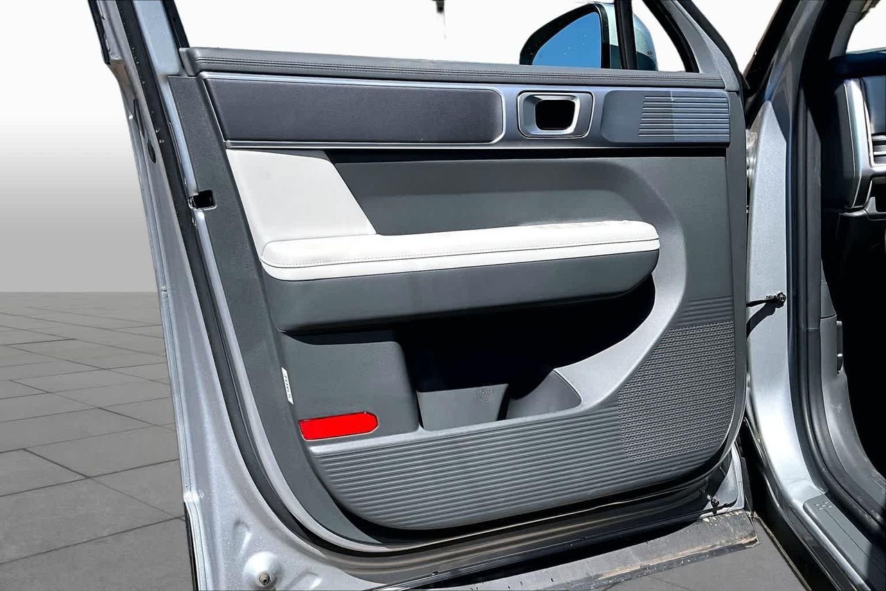 New 2026 Shimmering Silver Hyundai SEL image 10