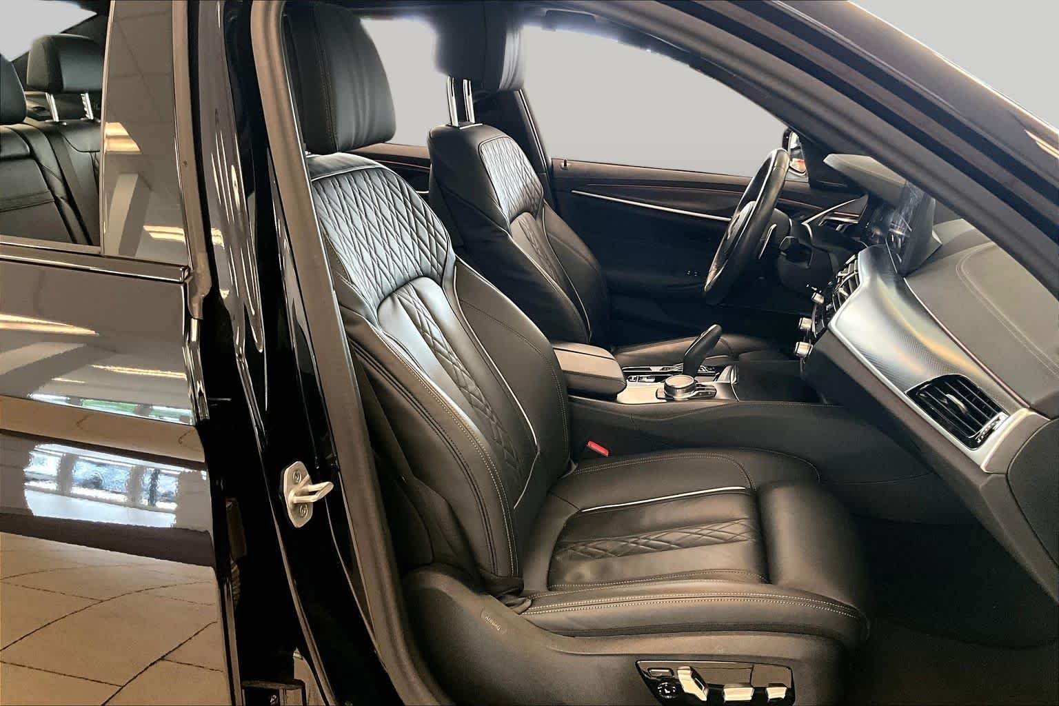 Used 2023 Carbon Black Metallic BMW M550i xDrive image 8