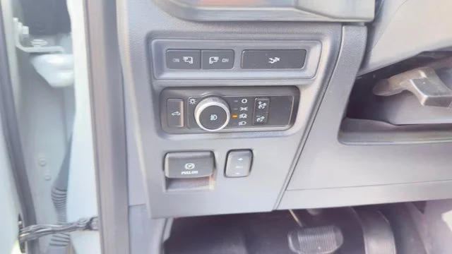 Used 2023 White Ford Lariat image 18