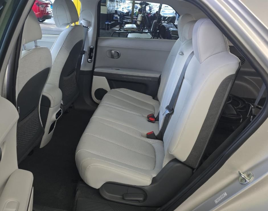 Used 2023 Gold Hyundai SEL image 11