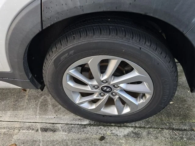 Used 2018 Silver Hyundai SEL image 11