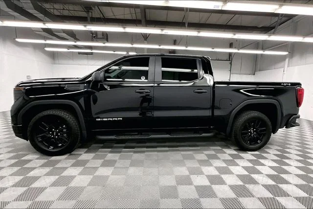 Used 2023 Onyx Black GMC Pro image 14