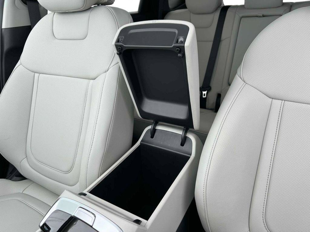 New 2025 Black Hyundai SEL Convenience AWD image 37