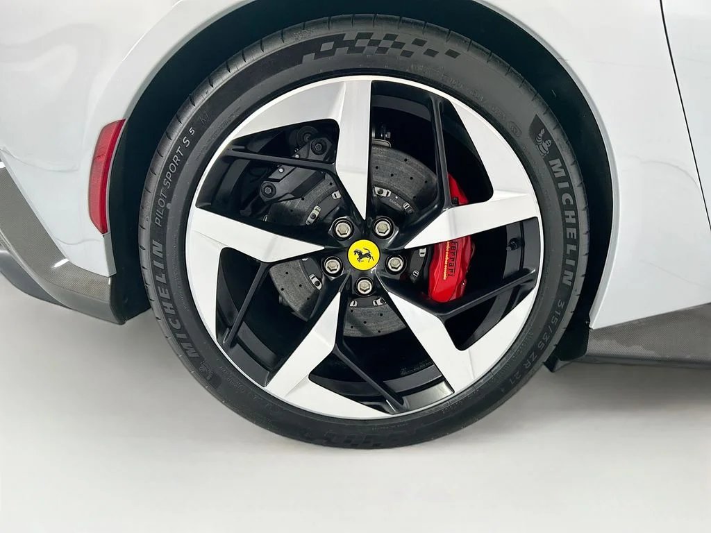 Used 2025 Bianco Artico Ferrari  image 27