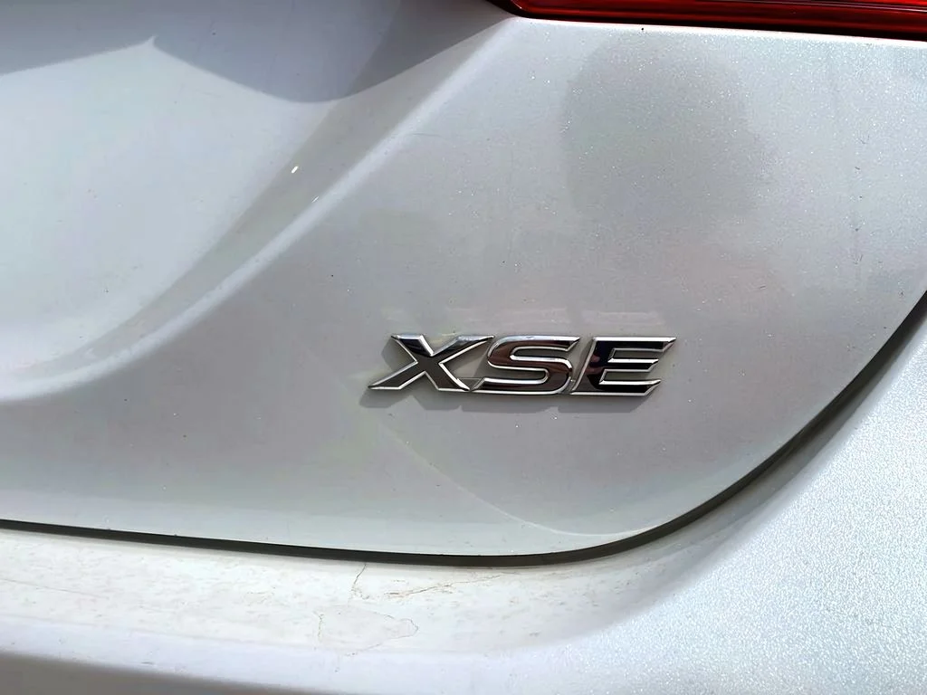 Used 2020 Wind Chill Pearl Toyota XSE image 28