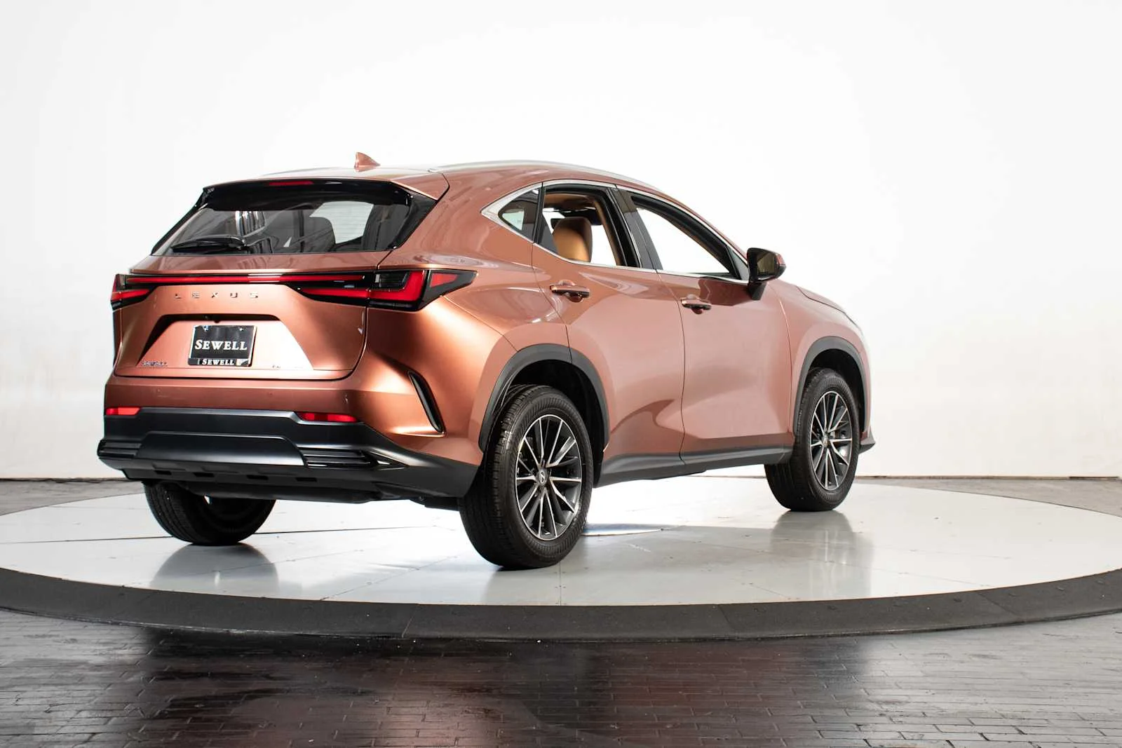 Used 2025 Copper Crest Lexus Premium image 5