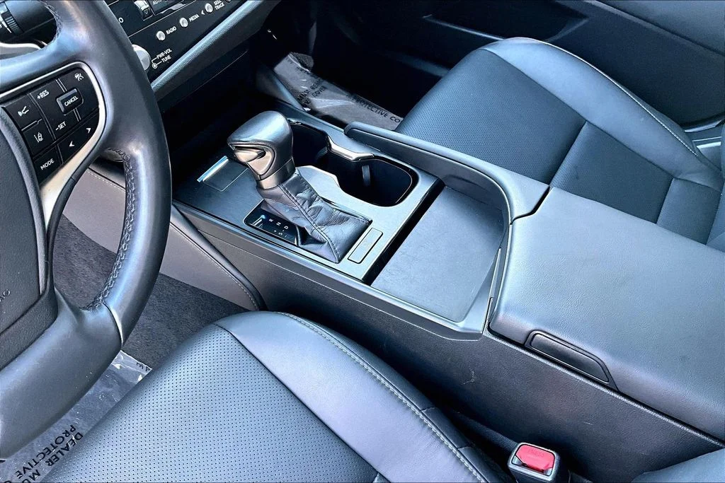 Used 2024 Black Lexus 350 image 16