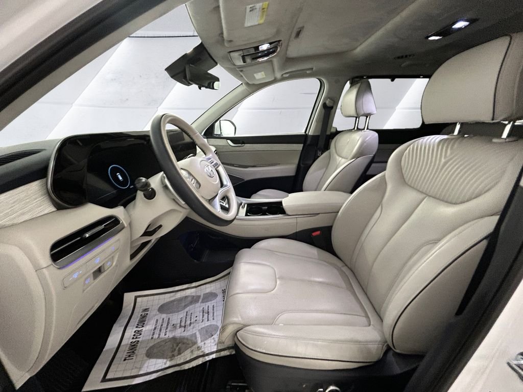 Used 2025 White Hyundai Calligraphy image 7
