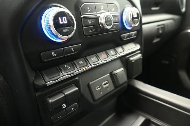 Used 2020 Black GMC Elevation image 29