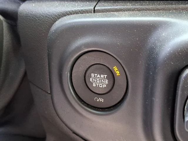 Used 2019 Red Jeep Unlimited Sahara image 25