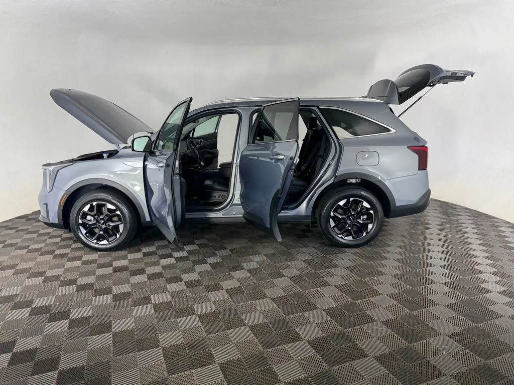 Used 2025 Silver Kia S image 14