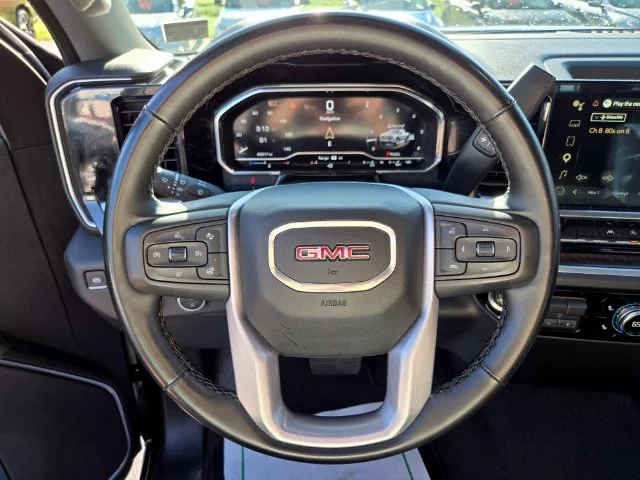 Used 2025 Onyx Black GMC SLT image 32