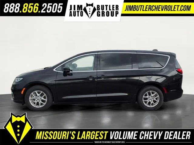 Used 2024  Chrysler Touring L image 19