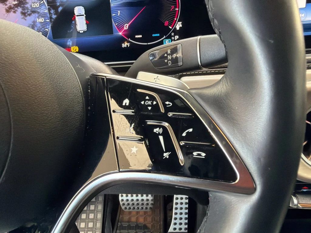Used 2025 White Mercedes-Benz G 550 image 53