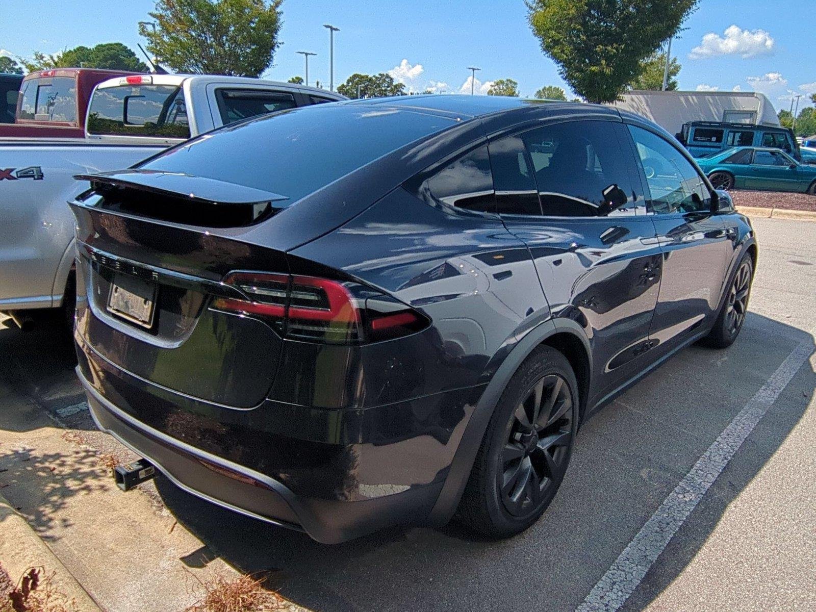 Used 2024  Tesla  image 4