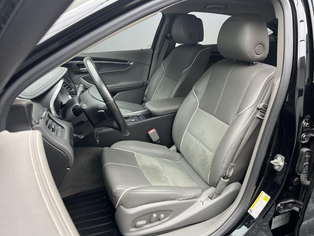Used 2014 Black Chevrolet LT image 8