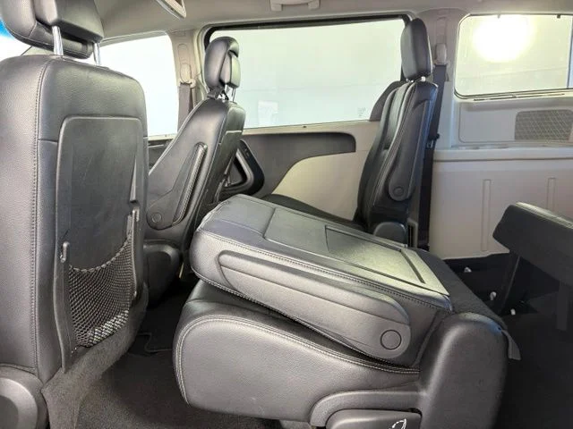 Used 2013 White Chrysler Touring image 36