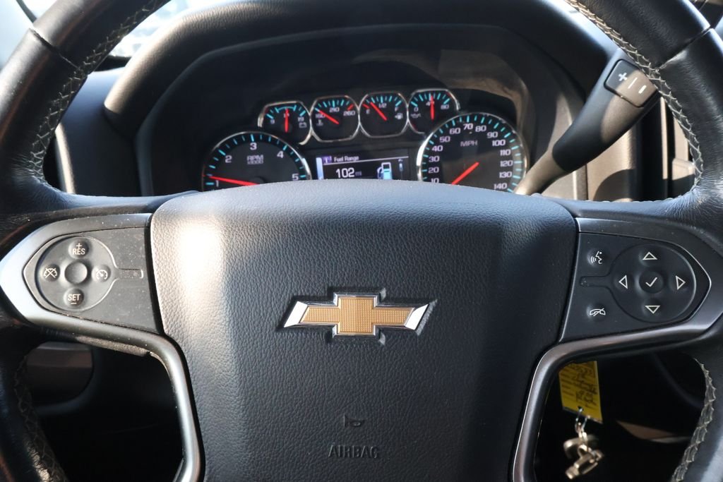 Used 2018 GRAPHITE METALLIC Chevrolet LT image 19