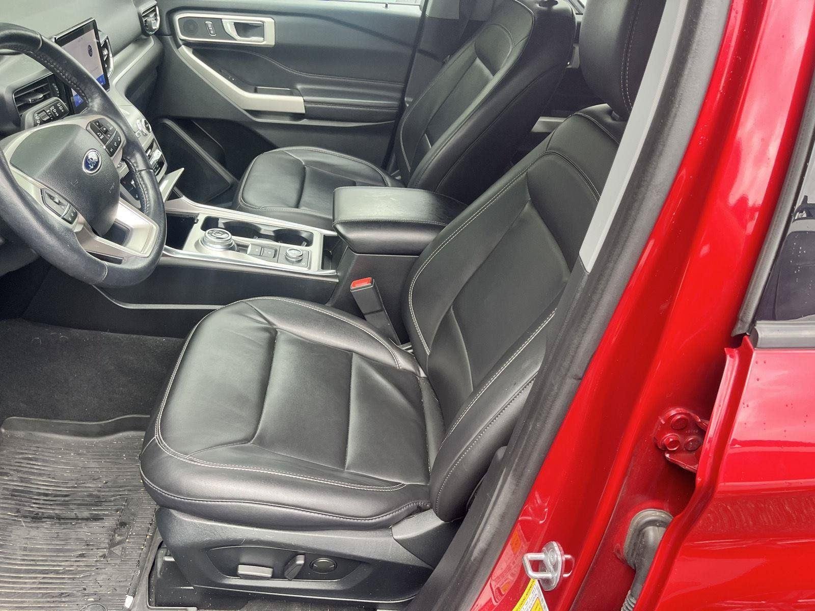Used 2022 Rapid Red Metallic Tinted Clearcoat Ford XLT image 9