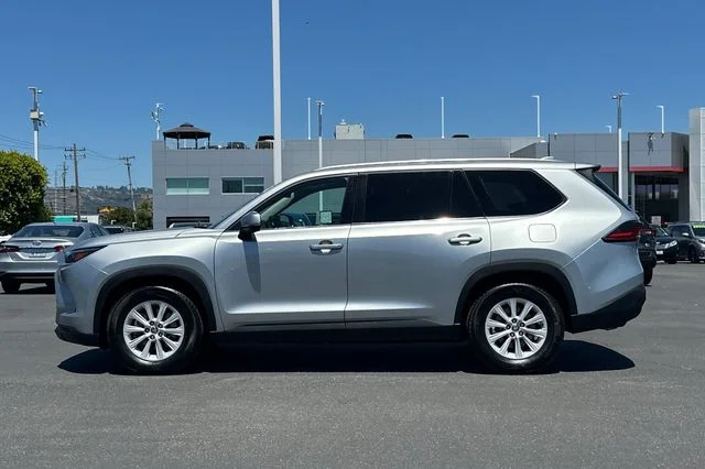 Certified Used 2025 Silver Toyota XLE image 7