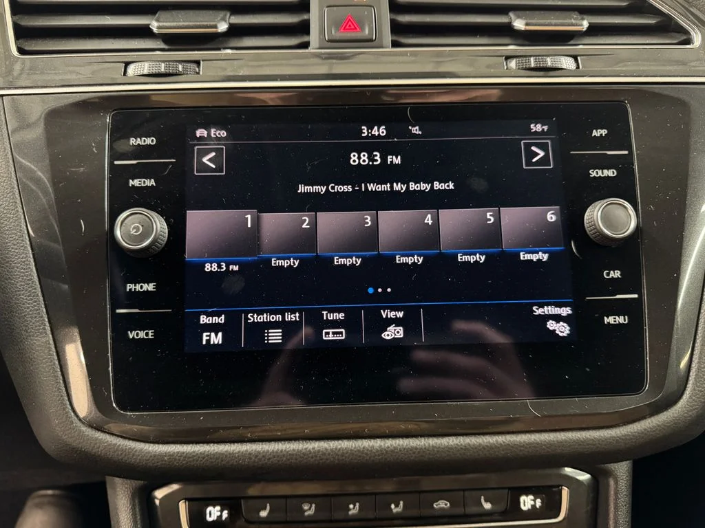 Used 2019 Black Volkswagen 2.0T SE image 25