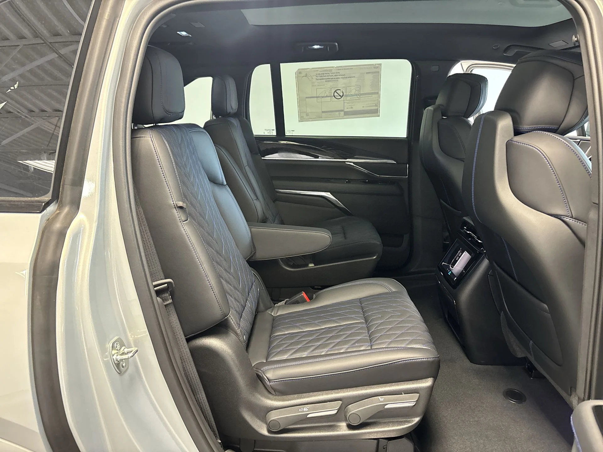 2025 Cadillac Escalade IQ Luxury 1 - Photo 74