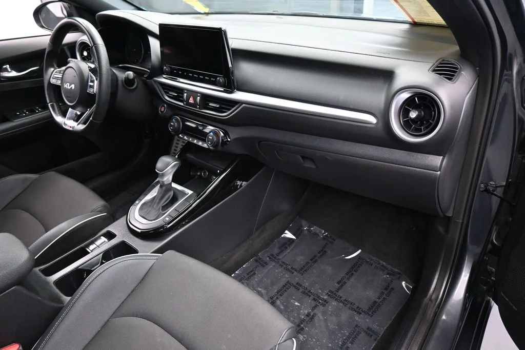 Used 2024 Gravity Gray Kia GT-Line image 45