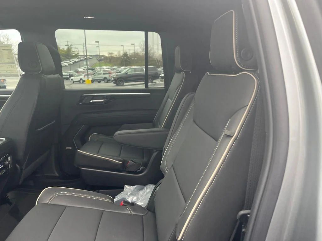 2026 Chevrolet Suburban Premier - Photo 23