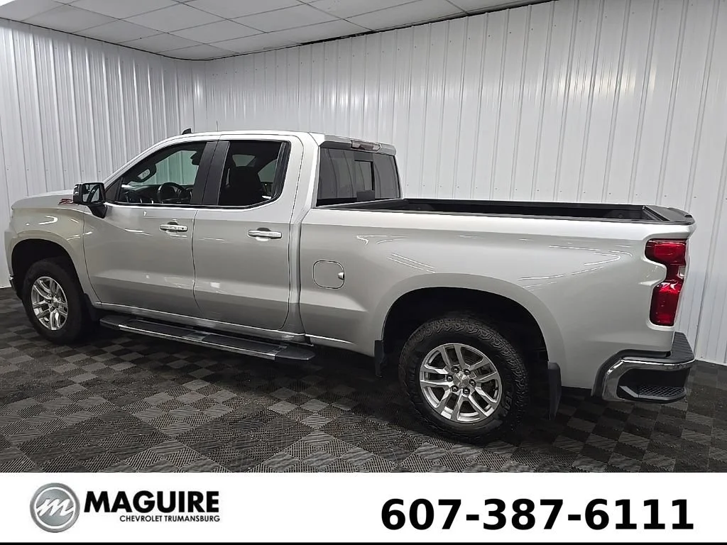 Used 2020 SILVER ICE METALLIC Chevrolet LT image 4