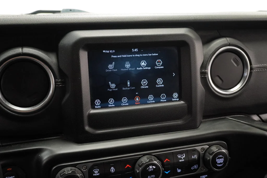 Used 2020 Gray Jeep Sahara 4x4 image 18