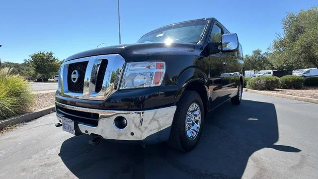 Used 2018 Super Black Nissan SL image 9